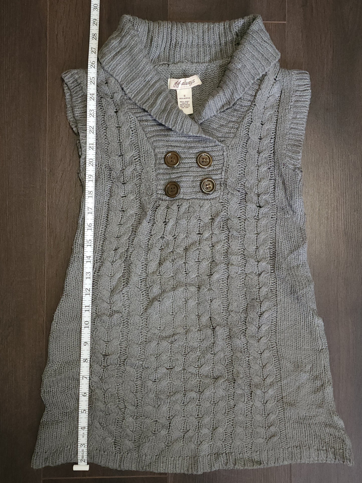 Cable Designed Knitted Vest