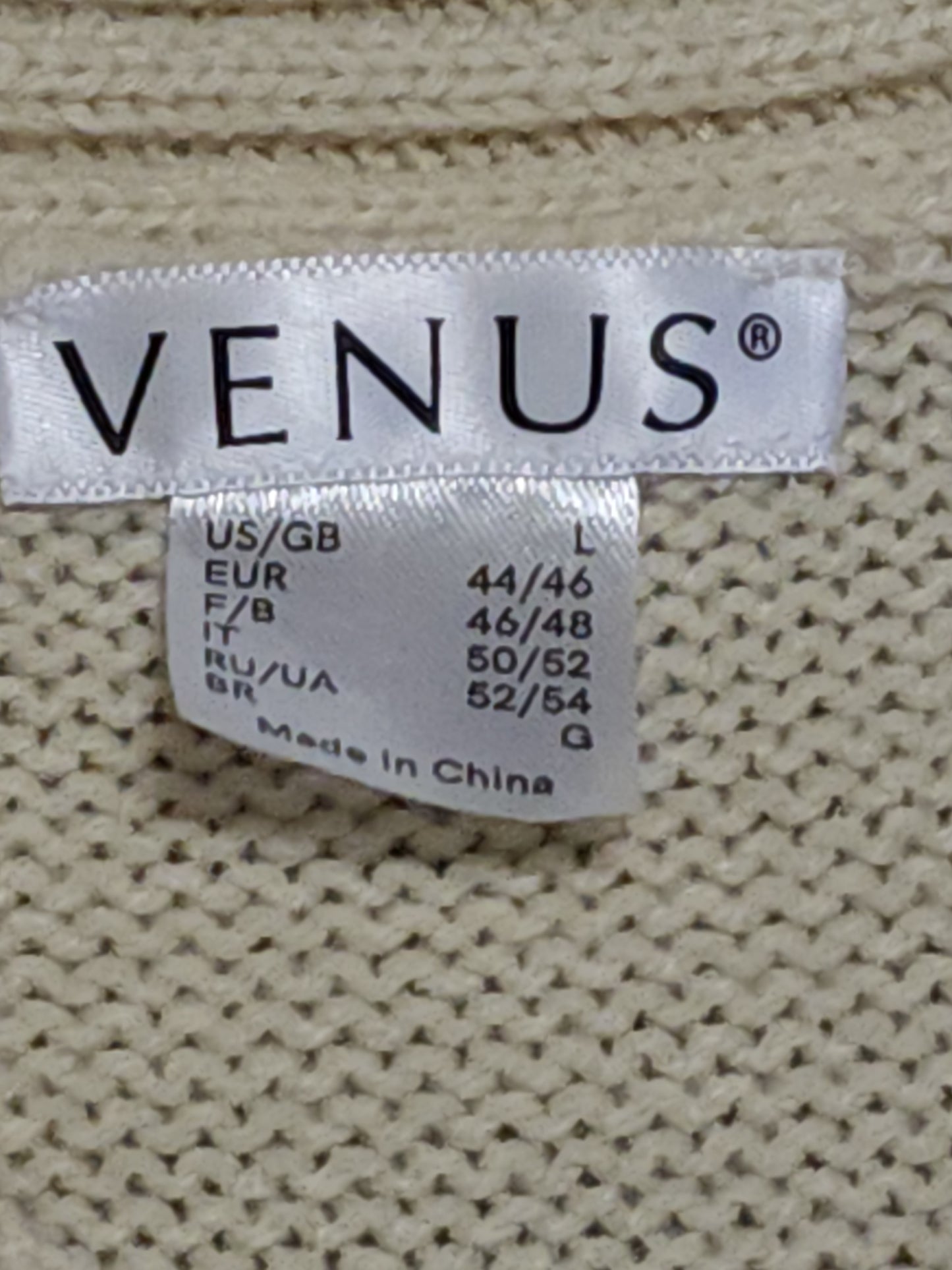 Venus cable designed knitted long jumper