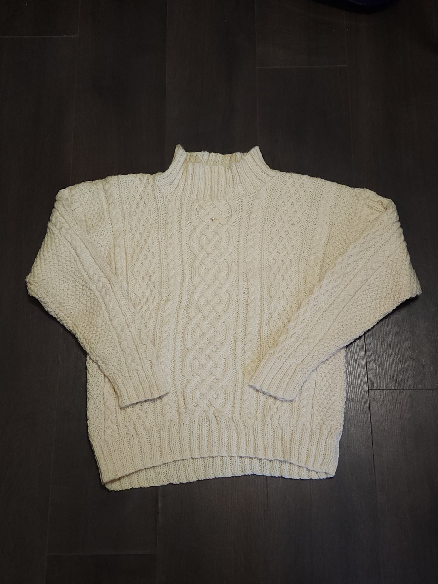 Turtleneck cable designed knitted jumper