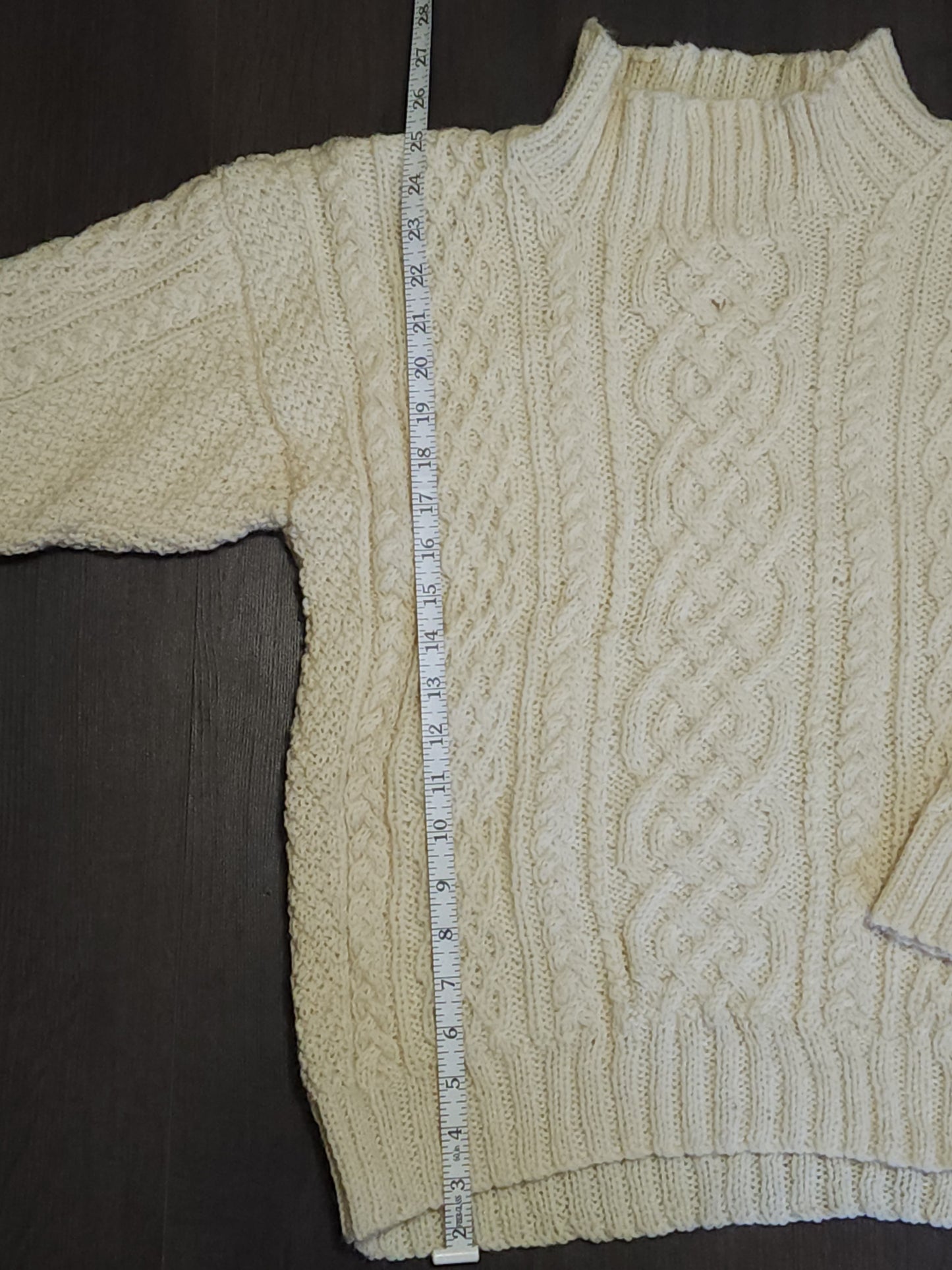 Turtleneck cable designed knitted jumper