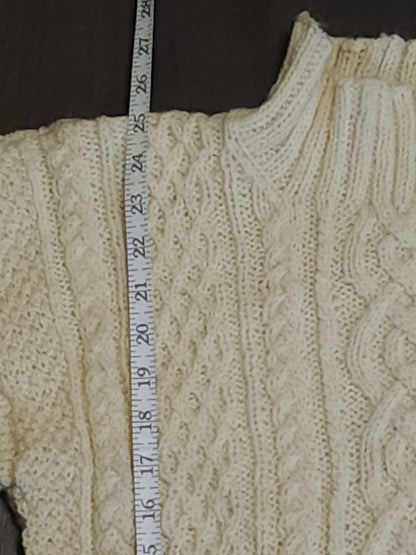 Turtleneck cable designed knitted jumper