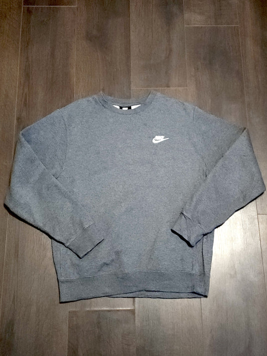 Nike Small Logo Plain Sweatshirt